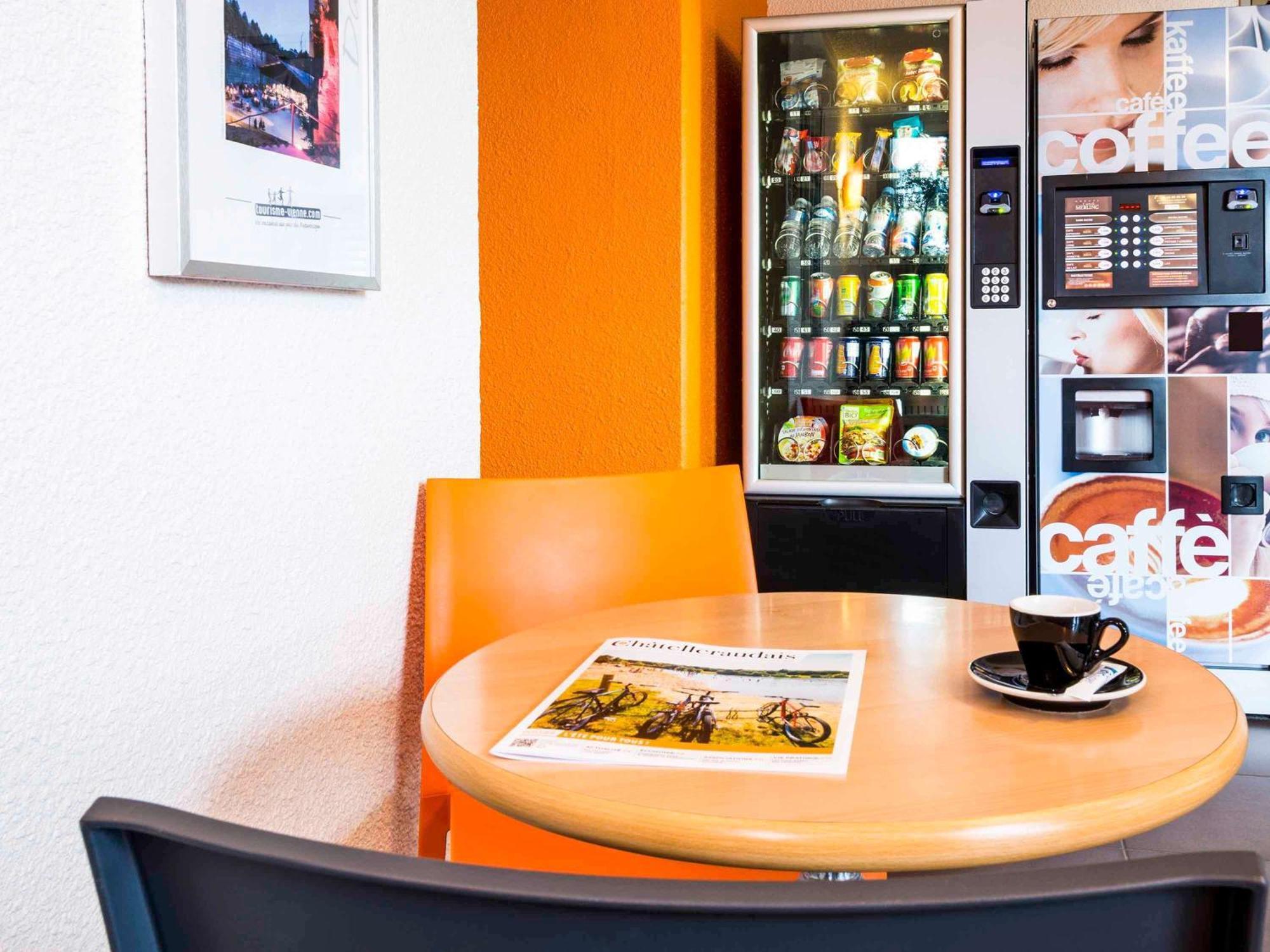 Ibis Budget Chatellerault Nord Exterior foto