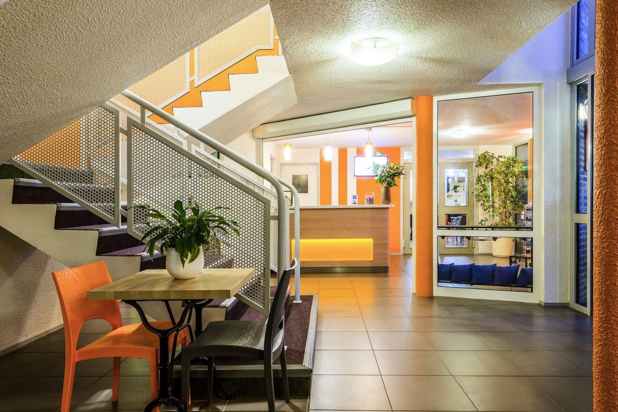 Ibis Budget Chatellerault Nord Exterior foto