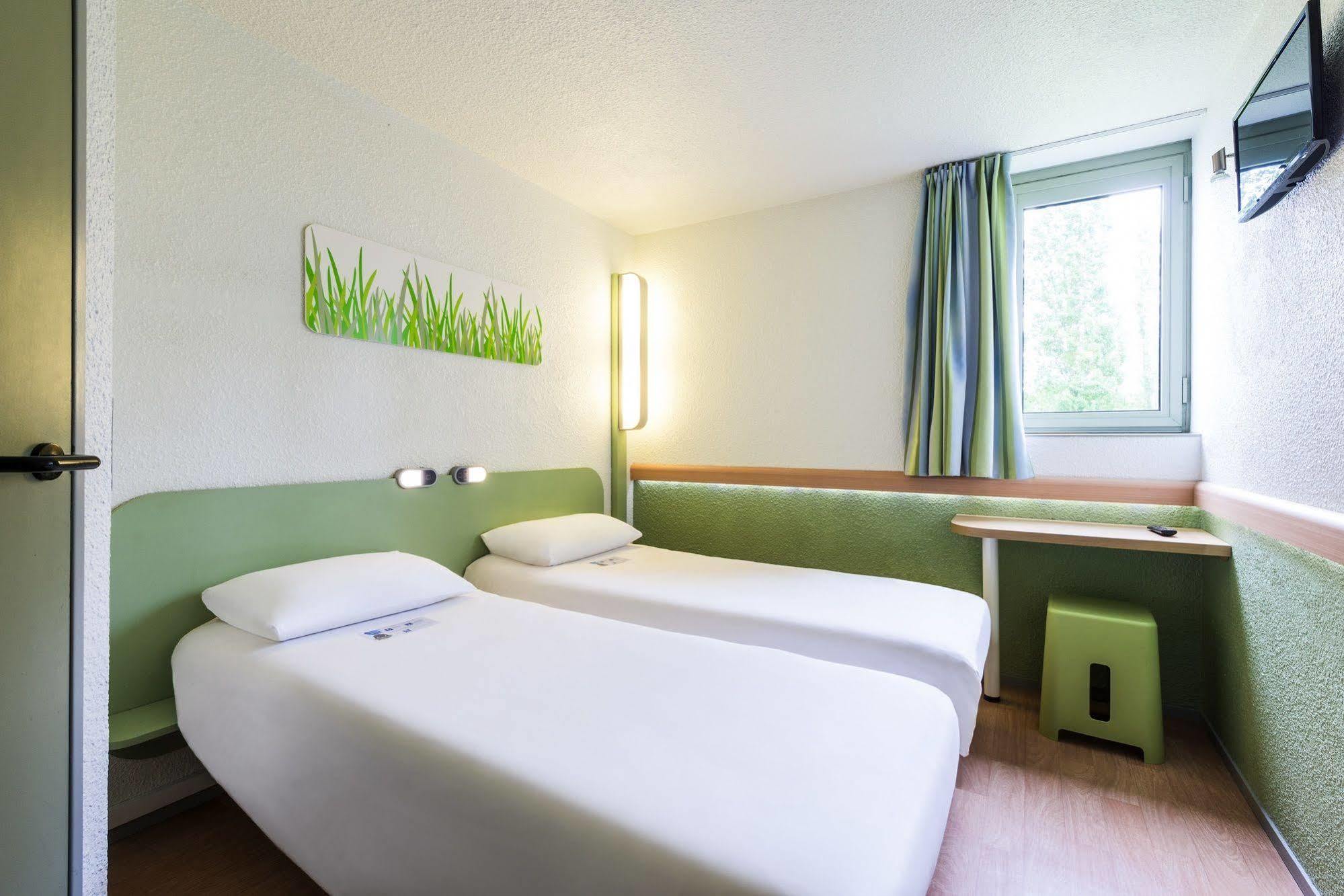 Ibis Budget Chatellerault Nord Exterior foto